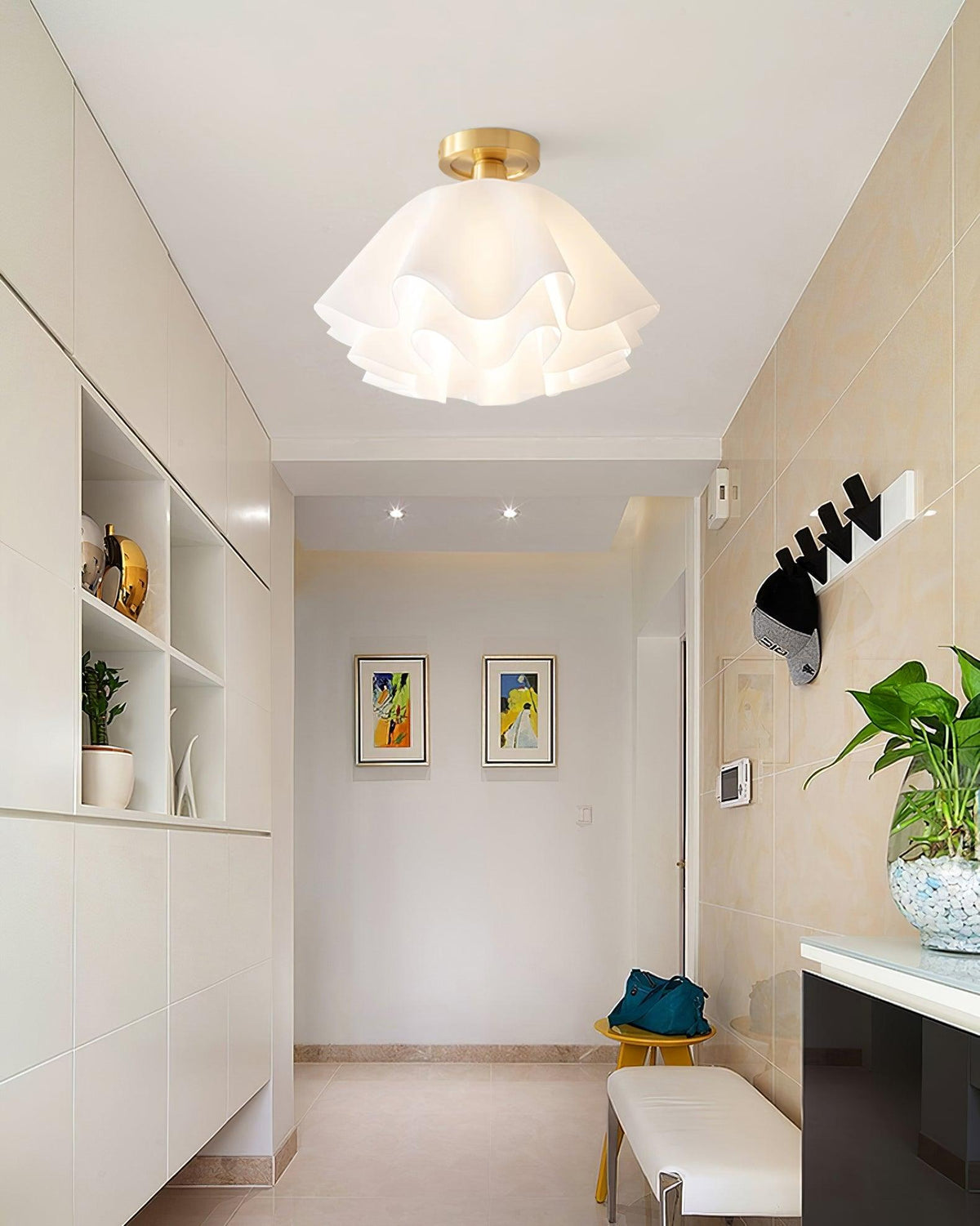 Loftlampe med Bølget Skærm – Hvid og Guld, E27