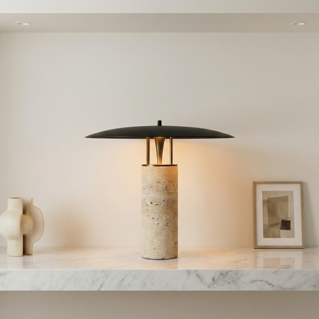 Bordlampe i Travertinmarmor med Champignondesign - Sort Jernskærm