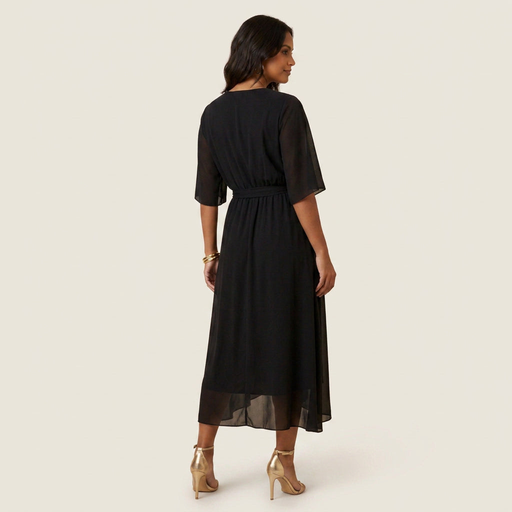 Dame Midikjole med Overslag og Flæsekant i Transparent Chiffon-look