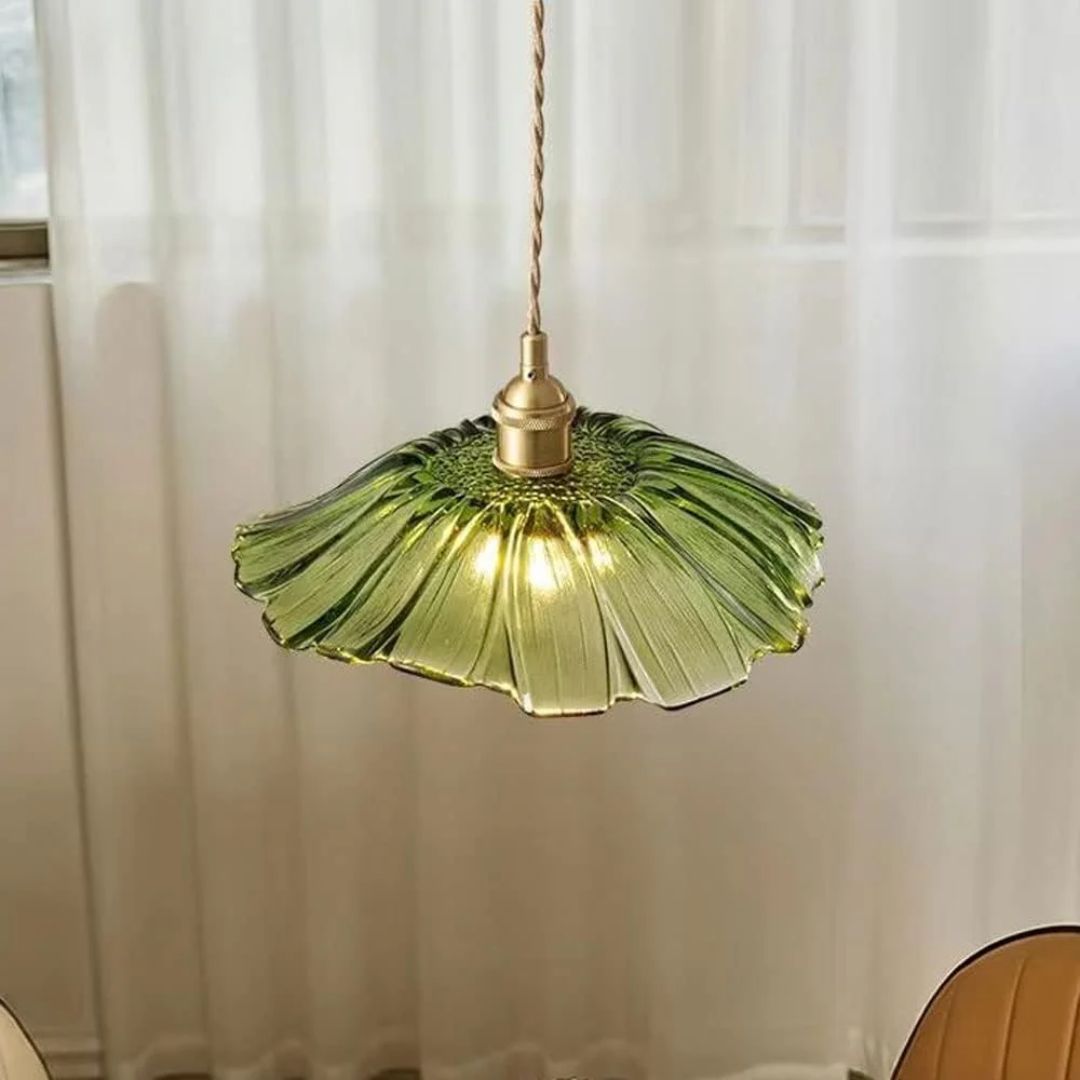 Lampa sufitowa – ciemnoczerwone szkło, w kształcie kwiatu, do jadalni lub jako dekoracja do salonu
