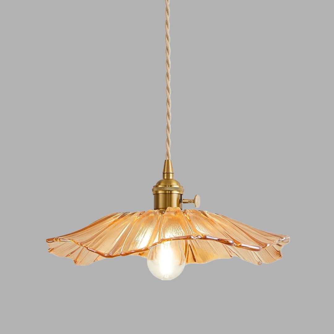 Lampa sufitowa – ciemnoczerwone szkło, w kształcie kwiatu, do jadalni lub jako dekoracja do salonu