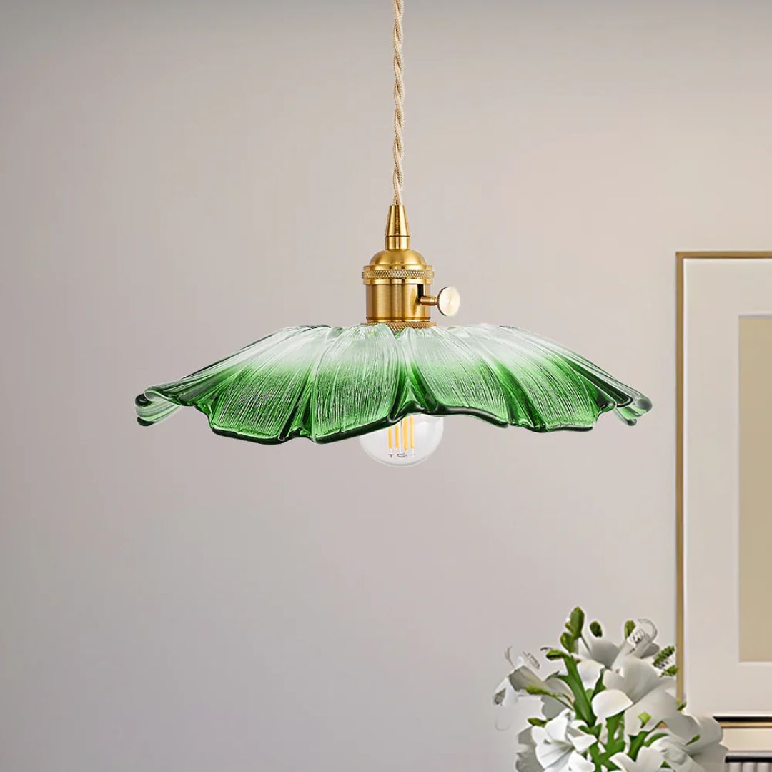 Lampa sufitowa – ciemnoczerwone szkło, w kształcie kwiatu, do jadalni lub jako dekoracja do salonu