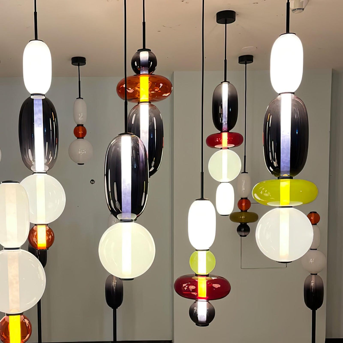 Hængelampe i Farvet Glas – Moderne Glasdesign