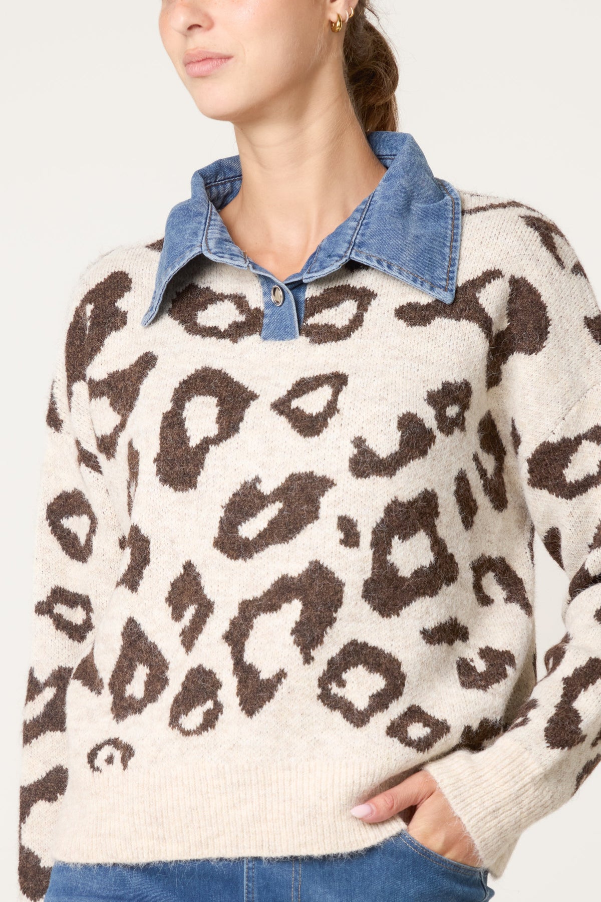 Dame Strikket Sweater med Dyreprint og Denim-krave